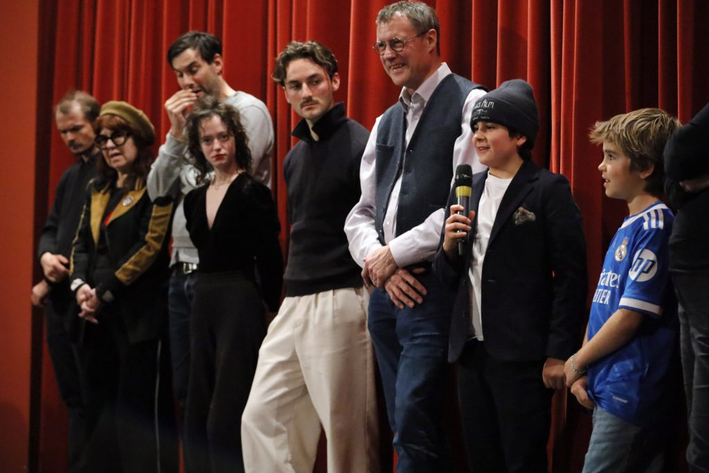 Von li. nach re.: <br>Konstantin J. Müller (Amour Fou), Bady Minck (Produzentin), Max Simonischek, Fanny Altenburger, Tobias Resch, Norbert Lechner, Maxi Reinwald, Ben Winkler (Das geheime Stockwerk)